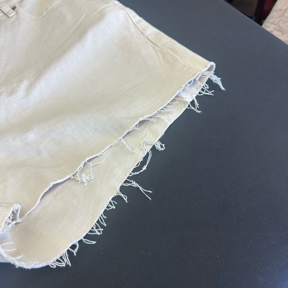 Old Navy Women's Tan Shorts <<<<<54>>>>> - Picture 4 of 6